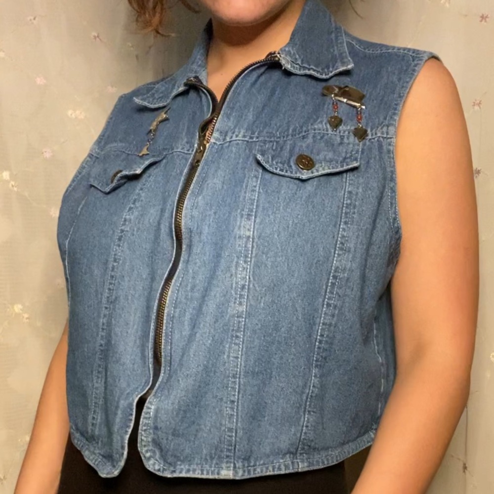 Tf La Size L Jean Vest W/ Pins